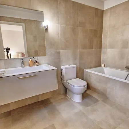 Magnolia Private Pool 3 Bedrooms 칸느
